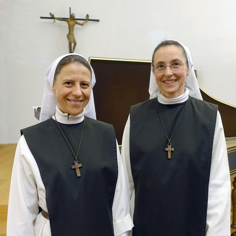 Sœur Marie du Sacré Cœur et Sœur Cécilia