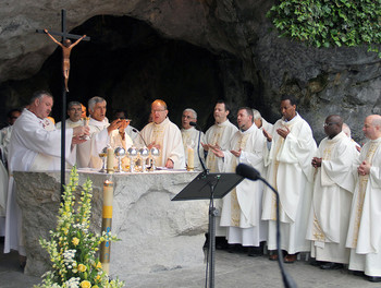 18 mai - Messe à la grotte