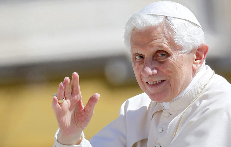 Benoît XVI est mort