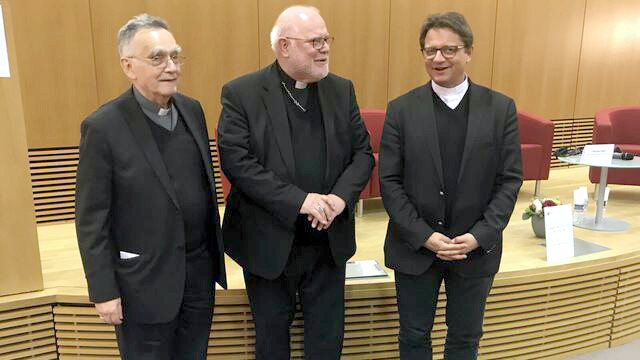 Mgr Georges Pontier (Marseille), Reinhard Marx (Munich) et Felix Gmür (Bâle), présidents des conférences épiscopales de France, d'Allemagne et de Suisse