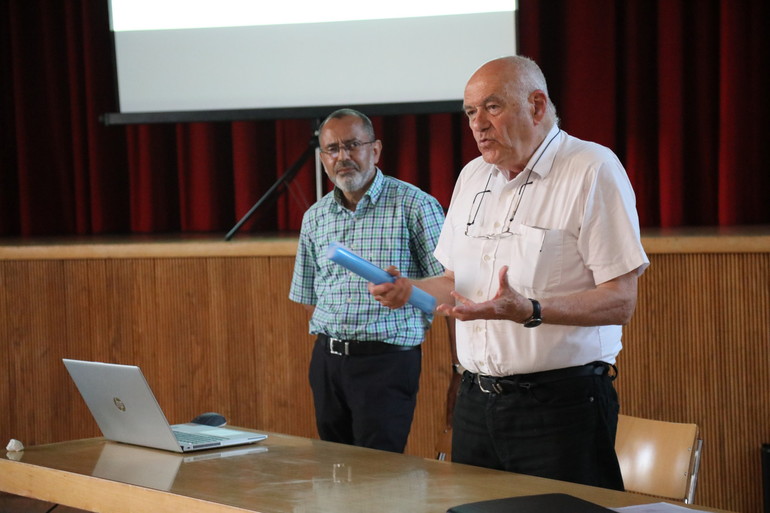 Mohammed Filali et Alexandre Müller (àdroite) ont présenté l'association «Amitié en humanité» 