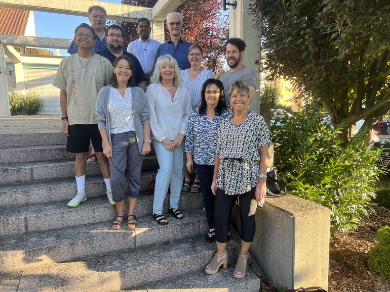 Abbé Marc Ravelonantoandro, Bernard Voisard animateur pastoral, Samuel Paratte théologien en pastoral, Fabienne Erard secrétaire, Abbé Inna Reddy Allam, Martine Delalay secrétaire, diacre Pascal Marmy, Gisèle Allimann secrétaire, Nadine Crevoiserat secrétaire, Grégoire Etienne animateur pastoral en formation, Jeanine Rebetez animatrice pastorale   