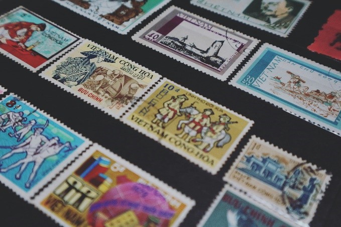 Récolte de timbres usagés · missionnaires de Notre-Dame de la Salette à Madagascar