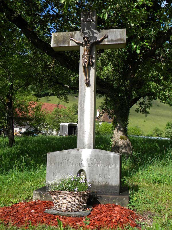 Crucifix Ocourt