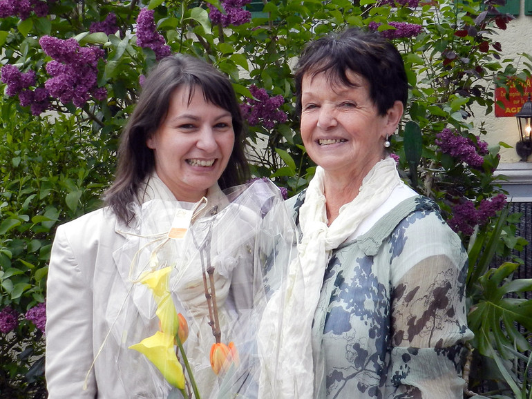 Géraldine Kobel (à gauche) entre au comité de l’Association jurassienne des hospitaliers de Lourdes : elle succède à Elisabeth Bayart qui occupait le poste de secrétaire depuis onze ans.