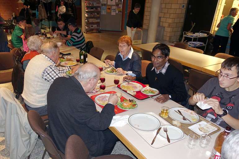 Thé-vente missionnaire 2016 Delémont