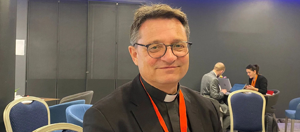 Mgr Félix Gmür à Prague à l'occasion de la phase continentale du synode sur la synodalité | © Anna Kurian