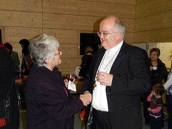 Mgr Denis Theurillat à l'heure de l'apéritif...