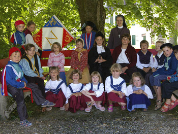 Les enfants représentent la vie du Père Blanchard