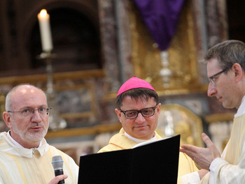 Mgr Felix Gmür lors de la bénédiction des Huiles saintes