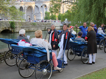 16 mai - Procession de la lumière