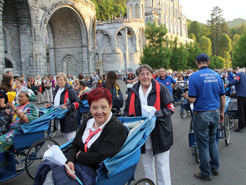 16 mai - Procession de la lumière