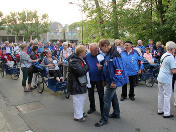 16 mai - Procession de la lumière