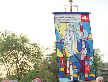 16 mai - Procession de la lumière