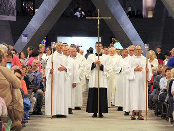 17 mai - Messe internationale