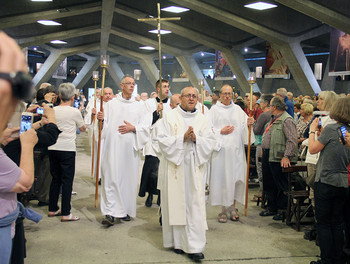 17 mai - Messe internationale