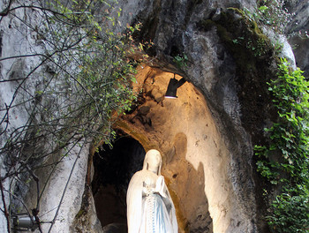 18 mai - Messe à la grotte