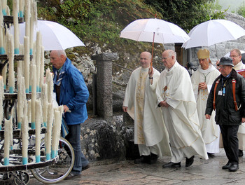 18 mai - Messe à la grotte