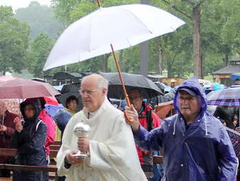 18 mai - Messe à la grotte