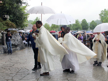 18 mai - Messe à la grotte