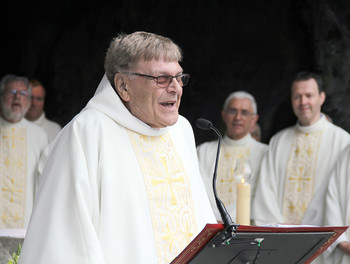 18 mai - Messe à la grotte