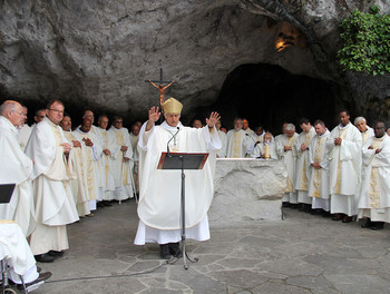 18 mai - Messe à la grotte