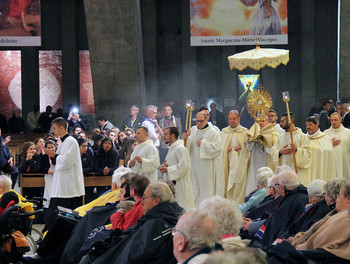 18 mai - Procession eucharistique