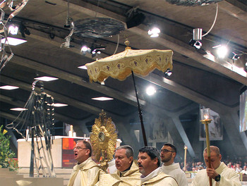 18 mai - Procession eucharistique