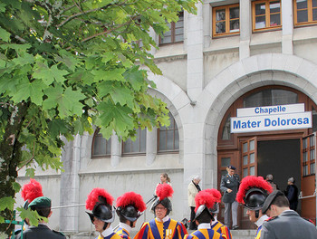 19 mai - Militaires dans la ville