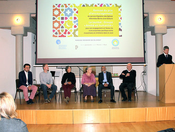 Le groupe Amitié en Humanité avec de gauche à droite: Muhammed Zejnullahu ; Hervé Farine ; Margrit Kuenzli ; Dominique Olgiati ; Mohammed Filali ; et Alexandre Müller