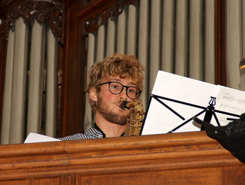 Julian Eisinger, saxophoniste et directeur de la Sainte-Cécile des Breuleux