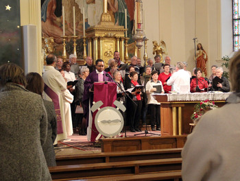 Les chorales de Saint-Brais et Saignelégier dirigées par Joseph Queloz