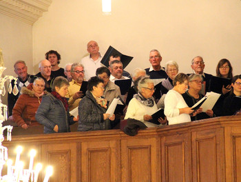 Les chorales de La Courtine dirigées par Judith Pellegrini, de Lajoux,