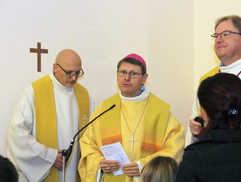 De gauche à droite, l'abbé Jean Jacques Theurillat, Mgr Gilbert Louis et le chanoine Jean-Marie Nusbaume