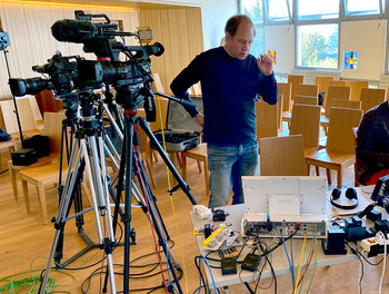 Nicolas Chèvre (caméraman, à gauche) et Yannick Guerdat (Artionet)