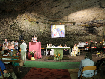 Assomption à la grotte Sainte-Colombe 