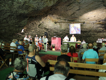 Assomption à la grotte Sainte-Colombe 