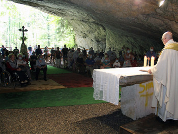 Assomption à la grotte Sainte-Colombe 