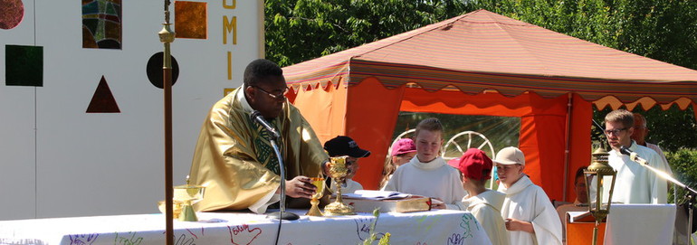 Fête-Dieu et remerciements à Sr-Marie-Laure