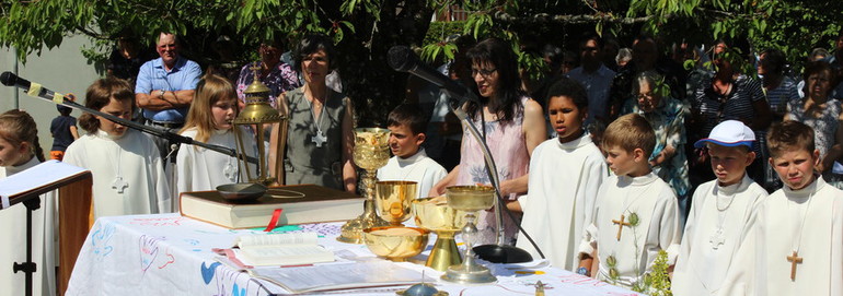 Fête-Dieu et remerciements à Sr-Marie-Laure