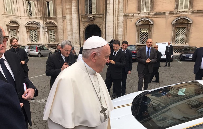 La Lamborghini du pape pour reconstruire en Irak