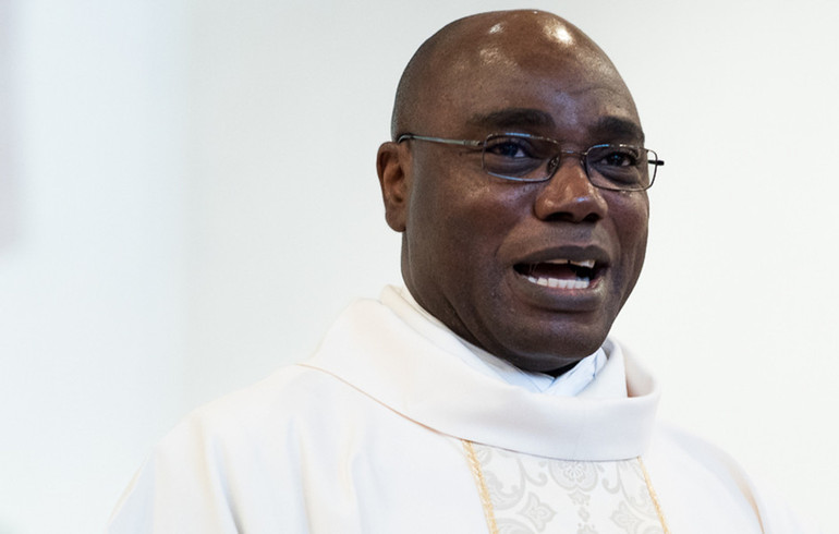 L'avis d'un vicaire épiscopal africain sur le racisme en Suisse
