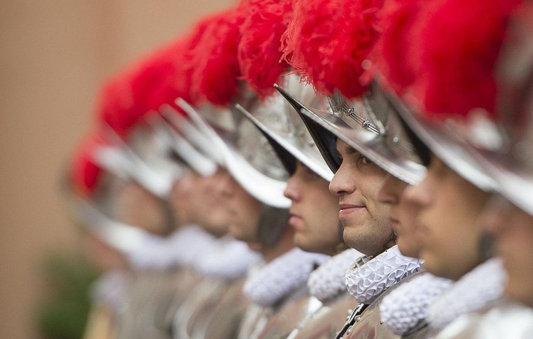 Assermentation coronacompatible au Vatican