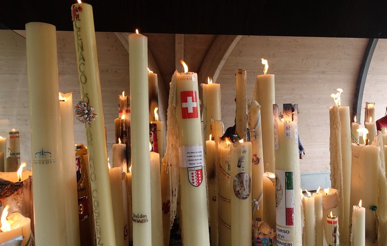 Lourdes: trois chapelles des cierges partent en fumée