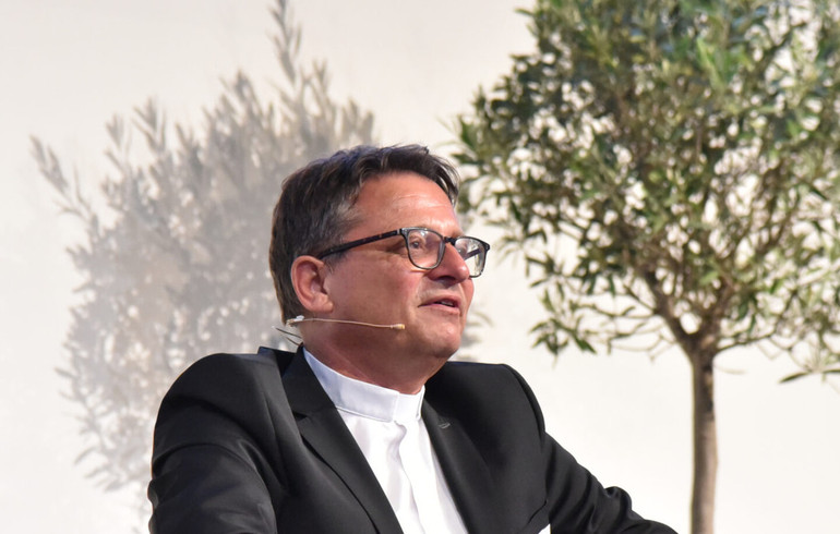 Mgr Gmür élu président du Conseil suisse des religions