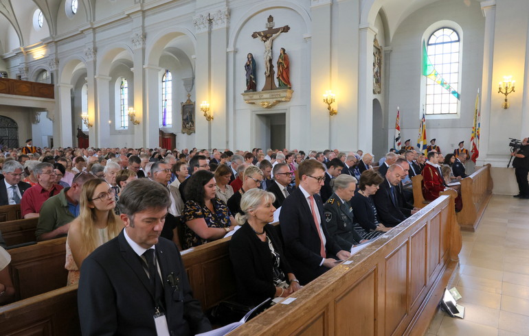 La Jurassia accueille les gardes pontificaux à Saignelégier