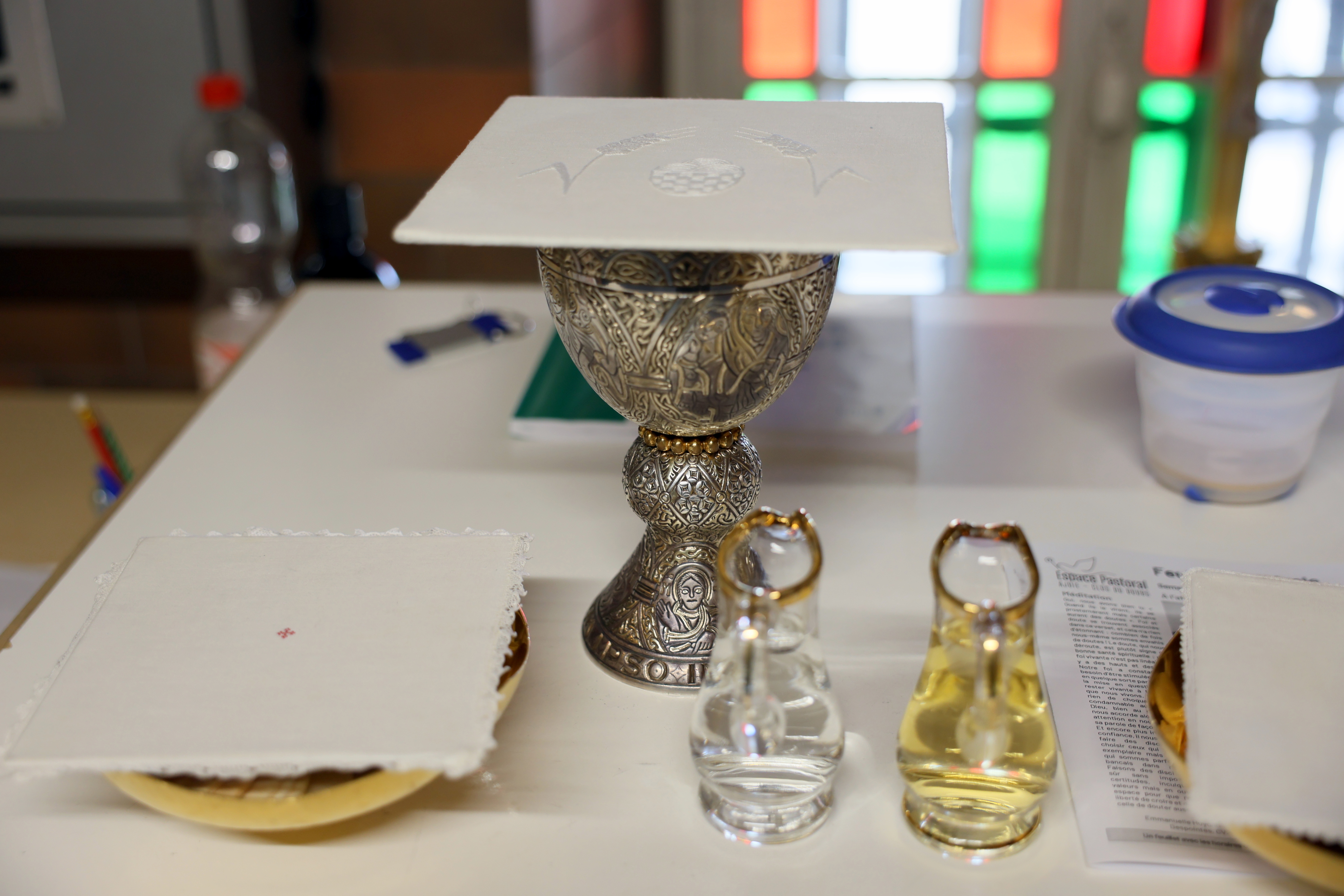 Sacristains et commissaires