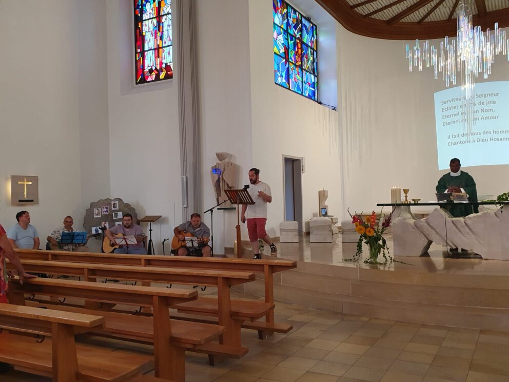 Messe avec guitares