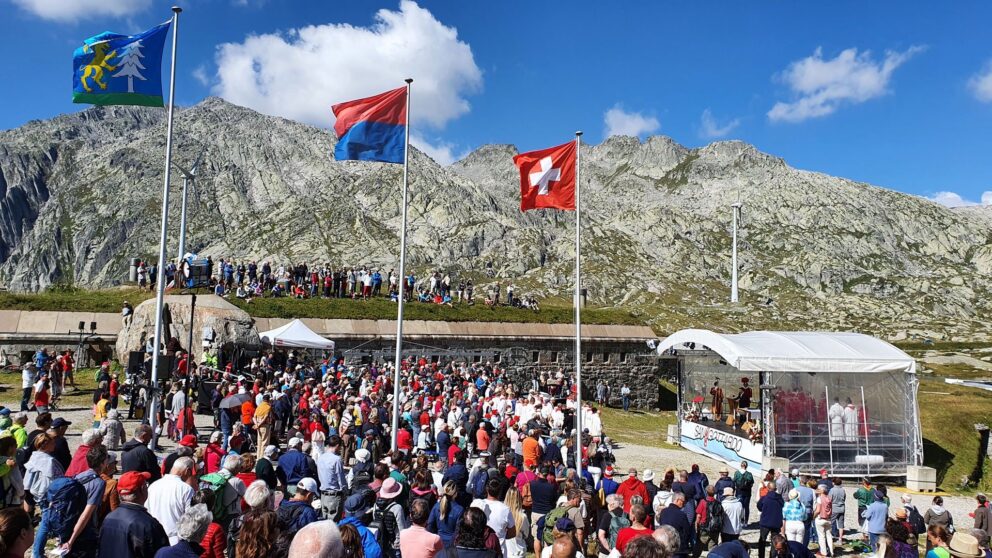 Messe pour la Fête nationale au col du Saint-Gothard