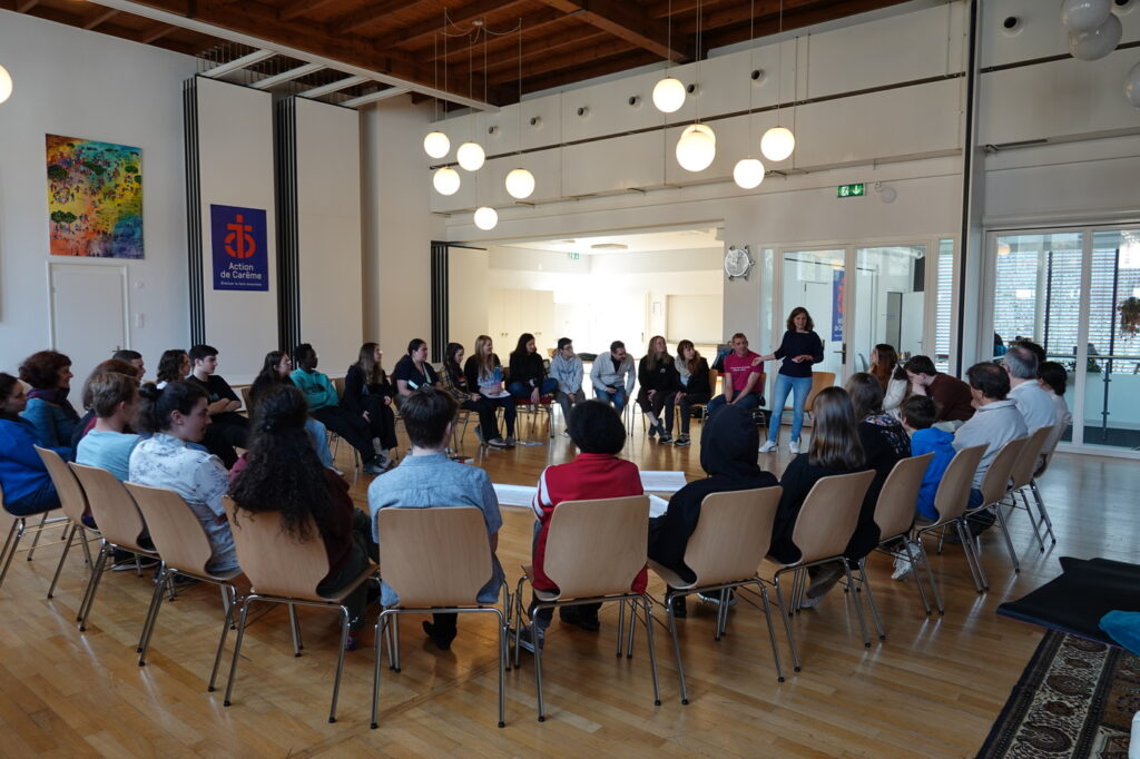 Le 19 avril à Moutier, les jeunes de la Montée vers Pâques ont été touchés par des témoignages porteurs d’espoir.
